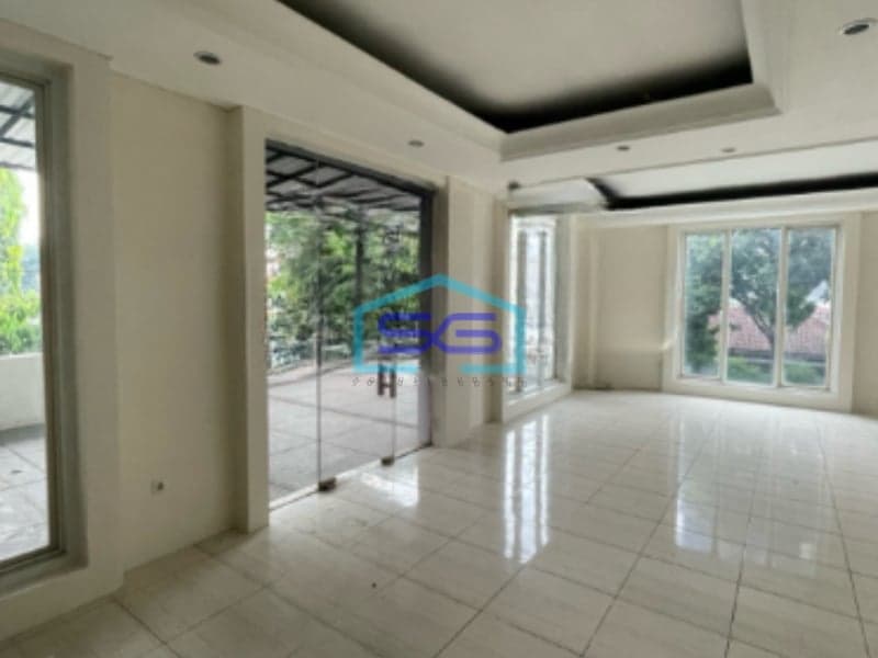 Disewakan Ruko Siap Pakai 3 Lantai Di Area Bangka Kemang Jakarta Selatan LB 182m2