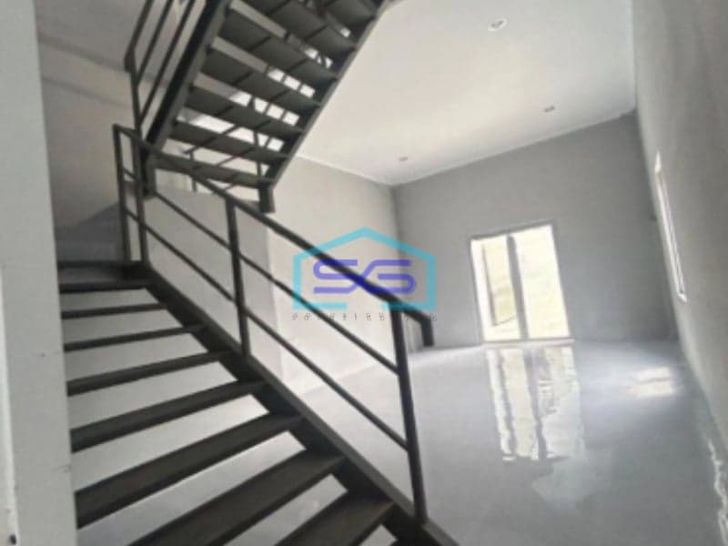 Disewakan Gudang Sudah Renovasi, SHM Luas Tanah 1600m2 di Tangerang Parkir Luas