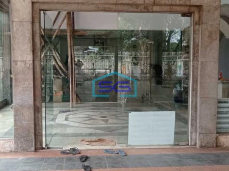 Dijual Kantor Lokasi Strategis Luas Bangunan  1300 m² di Daan Mogot Jakarta Barat