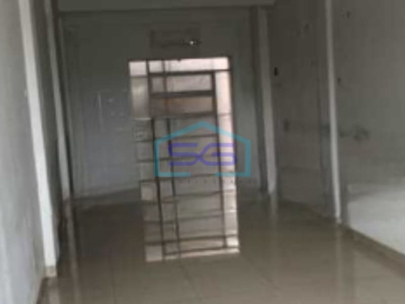 出售：宽敞商铺，占地130平方米，可立即入住，位于南丹格朗西普塔特