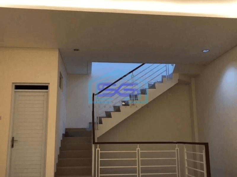 Dijual Ruko Rendeng di Moh Toha Bandung