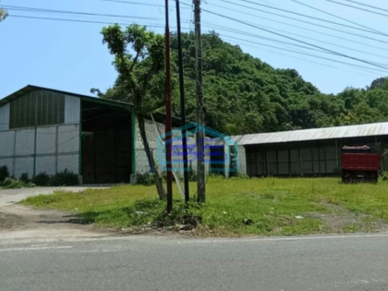 Dijual Gudang Strategis Zona Industri Dekat Cawas Klaten Jawa Tengah LT 10205m2