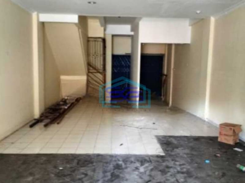 Disewakan Ruko Hadap Jalan Raya Pahlawan Seribu Sektor 7 Bsd Tangerang Luas Bangunan  225 m²