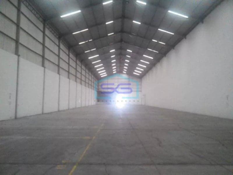 Disewakan gudang di Ciracas jakarta timur luas 1800 meter