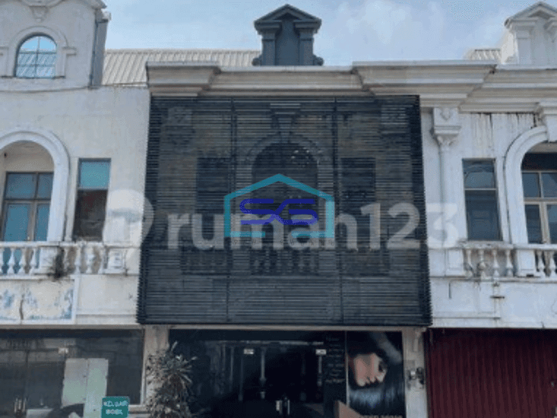 Dijual Cepat Ruko Luas Bangunan  105 m² Lokasi Strategis di Cibubur Bekasi
