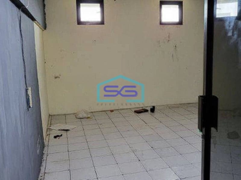 Dijual murah Ruko 3 lantai di Taman Palem Lestari Jakarta Barat LB 125m2