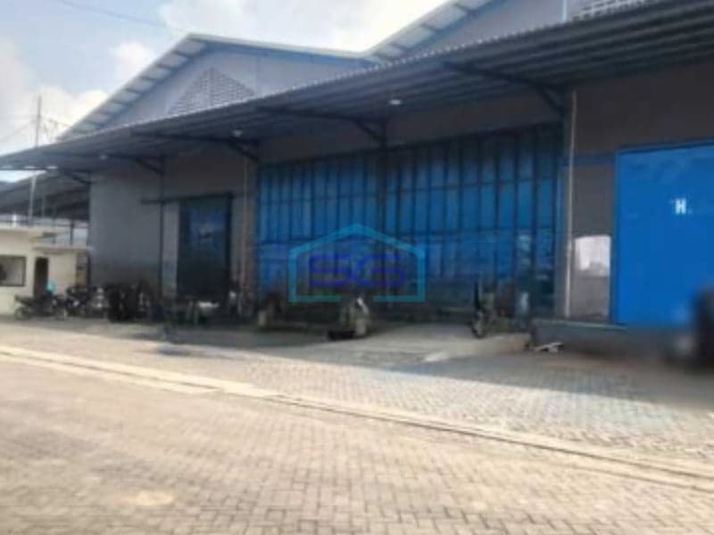 Disewakan Gudang Luas Tanah 720 m² Loading Dock Lokasi di Semarang Timur
