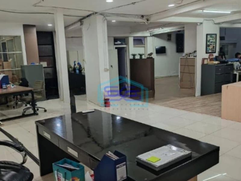 Dijual Kantor 2 Lt di Pinggir Jalan Utama Kebayoran Baru Jakarta Selatan Luas Bangunan  452 m²