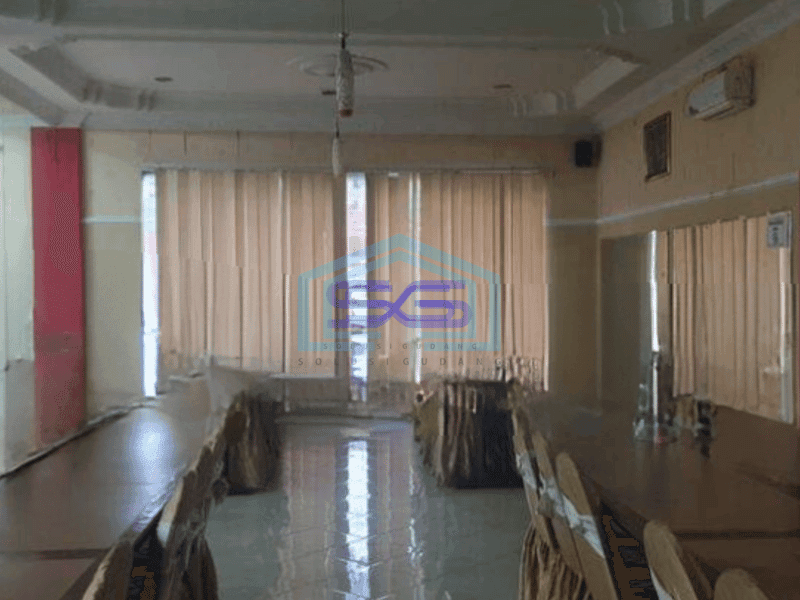 Dijual Gudang  bekas restoran siap pakai di pinggir jalan Sukoharjo.