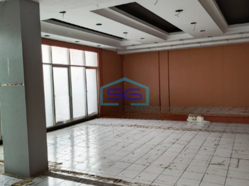 Disewakan Ruko Gandeng 2 di Jembatan Besi Jakarta Barat LB 391m2 Bebas Banjir