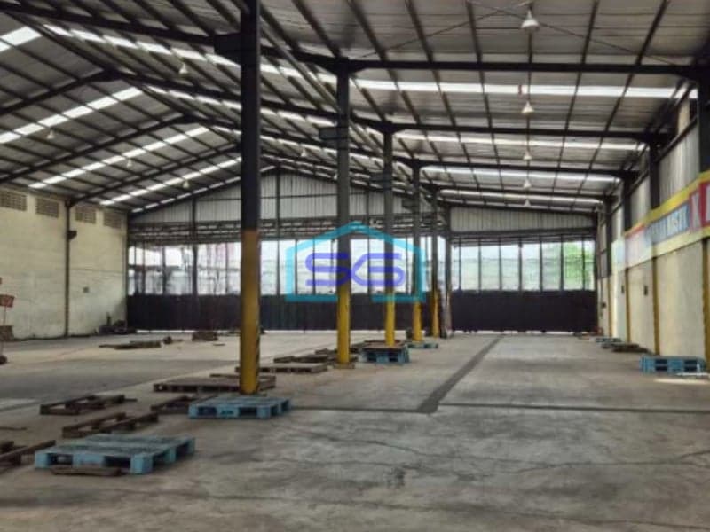 DIjual Gudang Bagus dan Office Siap Pakai Akses 40 Feat Container CIleungsi Bogor Luas Bangunan  3500 m²