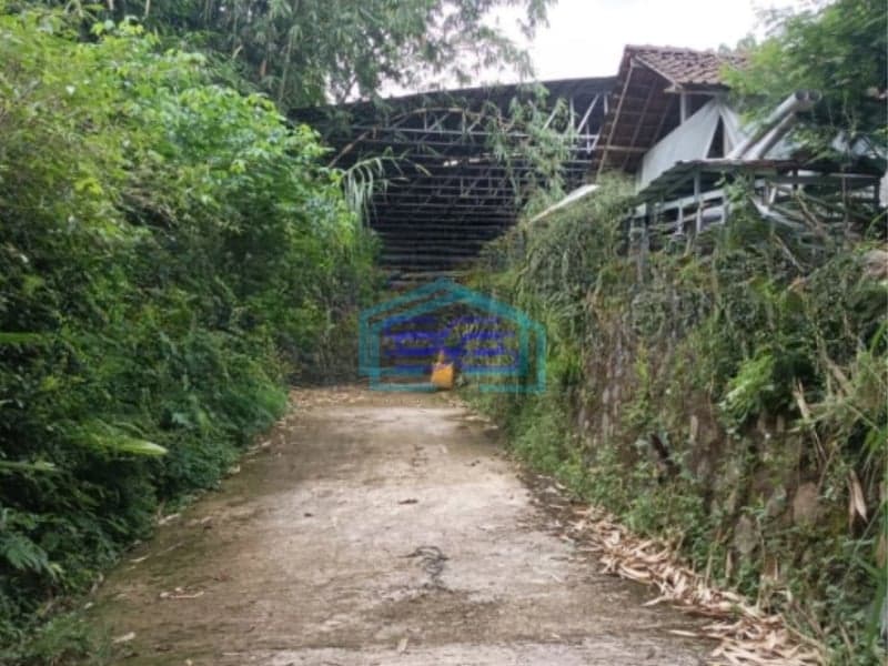 Dijual Gudang Lokasi Strategis Siap Pakai Luas Bangunan  2500 m² di Salatiga Jawa Tengah