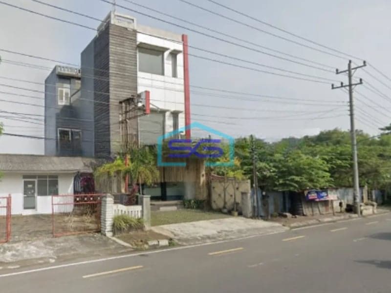 Dijual Kantor Komersil 3 Lantai Di Tegalrejo, JogjaLuas Bangunan 378 m²