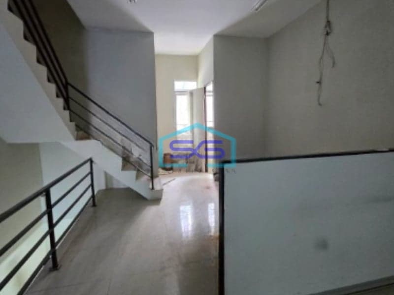 Dijual Ruko 3 lantai Bagus SHM Luas Tanah 214m2 di Jl Sriwijaya Candisari Semarang