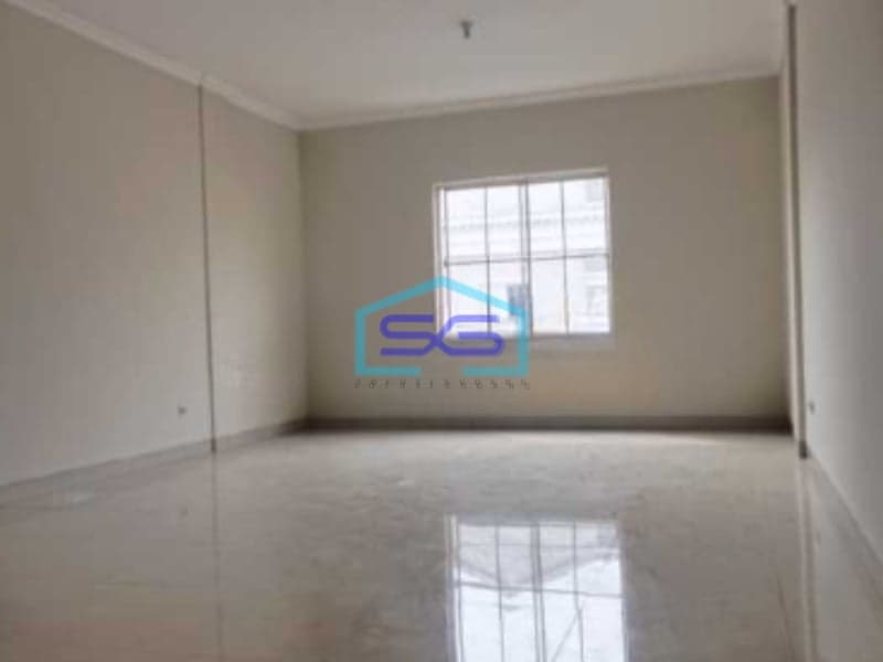 Disewakan Ruko Hadap Dalam LB 250m2 Bangunan 3.5 Lantai Jakarta Barat