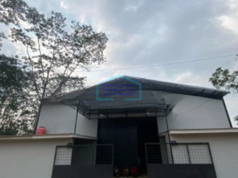 Dijual Gudang Ada Kantor Luas Bangunan 400 m² Lokasi Bebas Banjir di Semarang