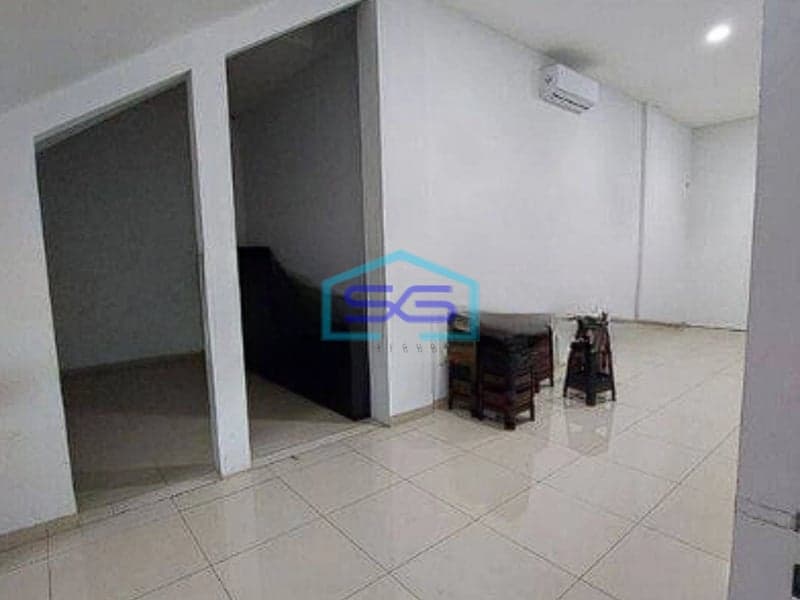 Disewakan Ruko Gandeng 3,5 Lantai di Muara karang Jakarta Utara Siap huni.