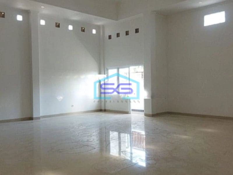 Disewakan Ruko Tempat Usaha Area Kerobokan Badung Bali LB 220m2
