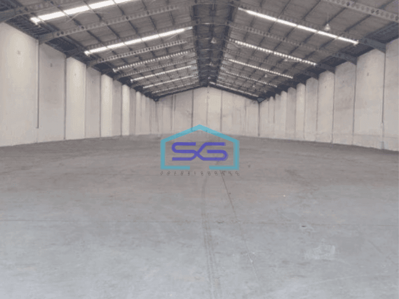 Disewakan Gudang Lokasi Strategis Pinggir Jalan Gunung Putri Bogor Luas Bangunan  2200 m²