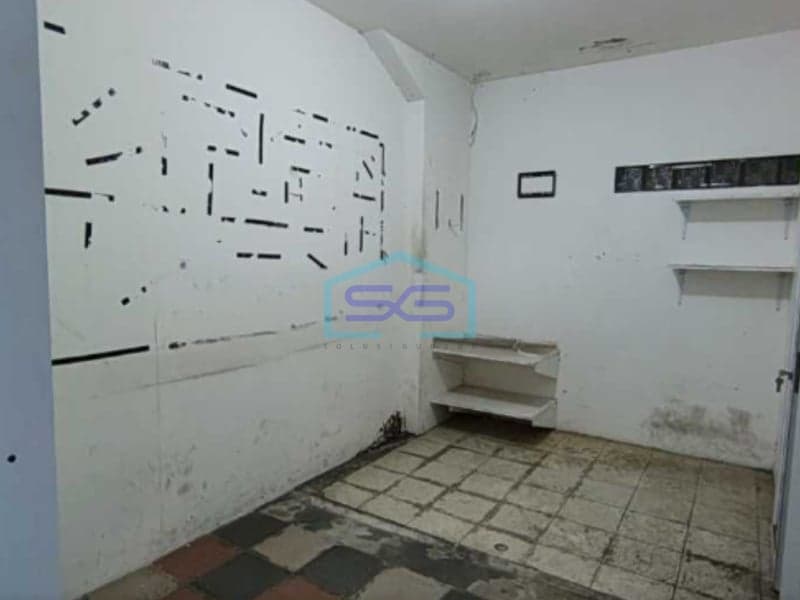 Disewakan Ruko Besar di Pinggir Jalan Raya Jatiasih Bekasi Luas Bangunan  320 m²