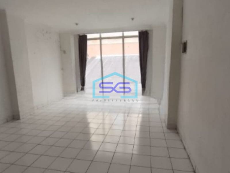 Dijual Cepat Ruko Luas Bangunan 234 m2 Lokasi di Taman Palem Jakarta Barat