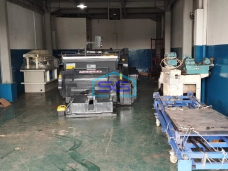 Dijual Gudang Sudah Renovasi Jadi 3 Lantai Di Bizpark Daan Mogot Jakarta Barat LT 120m2