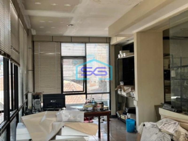 Disewakan Ruang Usaha Di Cipaganti Pasteur Bandung 2 lantai  Luas Bangunan  150 m²