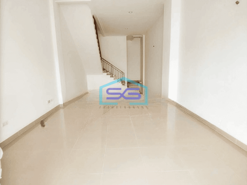 Disewakan Ruko Bangunan 3 Lantai Luas Bangunan 280m2 di PIK Jakarta Utara