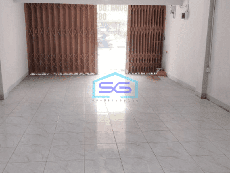 Disewakan Ruko 1 Lantai Baru Direnovasi Lokasi Pinggir Jalan Raya Tubagus Angke Jakarta Barat