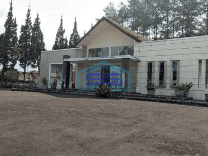 Dijual Tanah dan bangunan lokasi strategis di Lembang