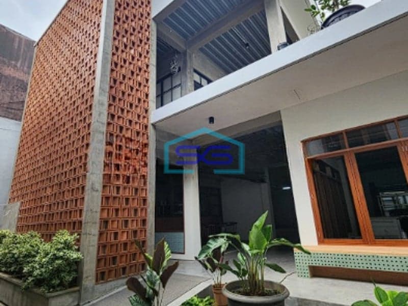 Dijual Gedung 3 Lantai Di Lokasi Strategis Menteng Jakarta Pusat LB 1000m2