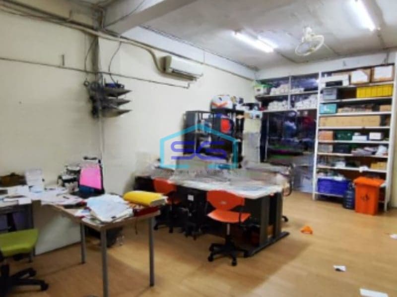 Dijual Ruko 3 Lantai Luas Tanah  101 m² Lokasi Bebas Banjir di Jakarta Timur