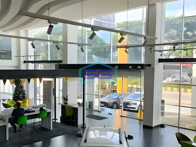 Dijual Tanah & Ruang Usaha Ex Dealer Mobil di Bsd Tangerang LT 2475m2