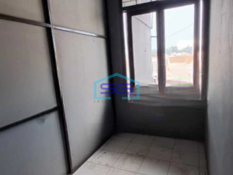 Disewakan Ruko Luas Bangunan  200 m² Lokasi Bebas Banjir di Cihampelas Bandung