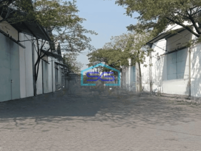 Disewakan Gudang Siap Pakai Luas Bangunan 13500 m² di Surabaya Kota