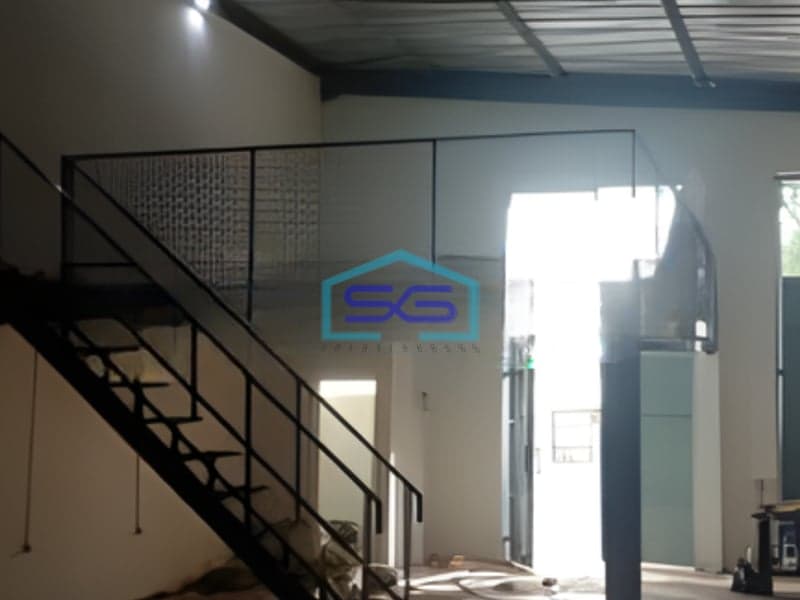 Disewakan Gudang Akses Container 20 Feet Luas Tanah  270 m² di Bekasi