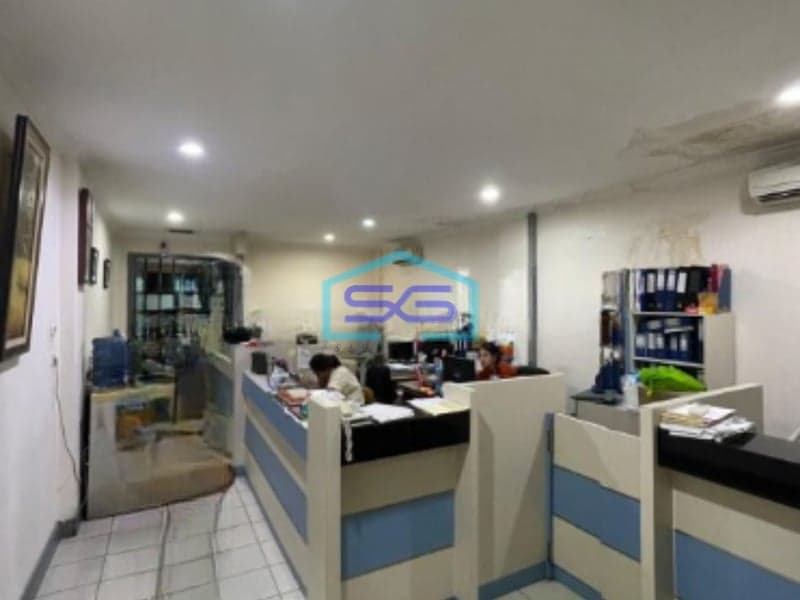 Dijual Ruko 3.5 lantai di Pangeran Jayakarta Jakarta Pusat LB 300m2