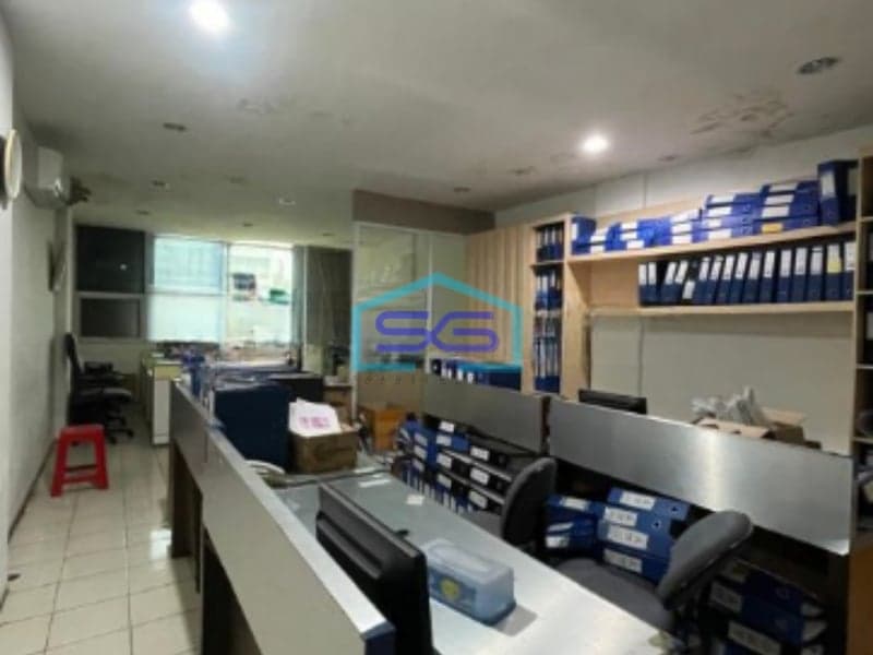 Dijual Ruko 3.5 lantai di Pangeran Jayakarta Jakarta Pusat LB 300m2