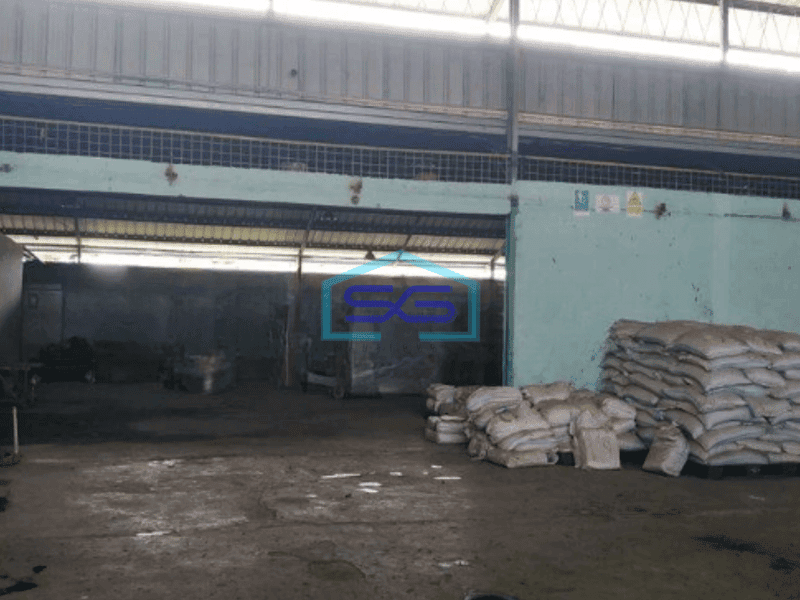 Dijual Gudang Akses Container 20 Feet di Teluk Naga Tangerang Luas Bangunan 1000 m²