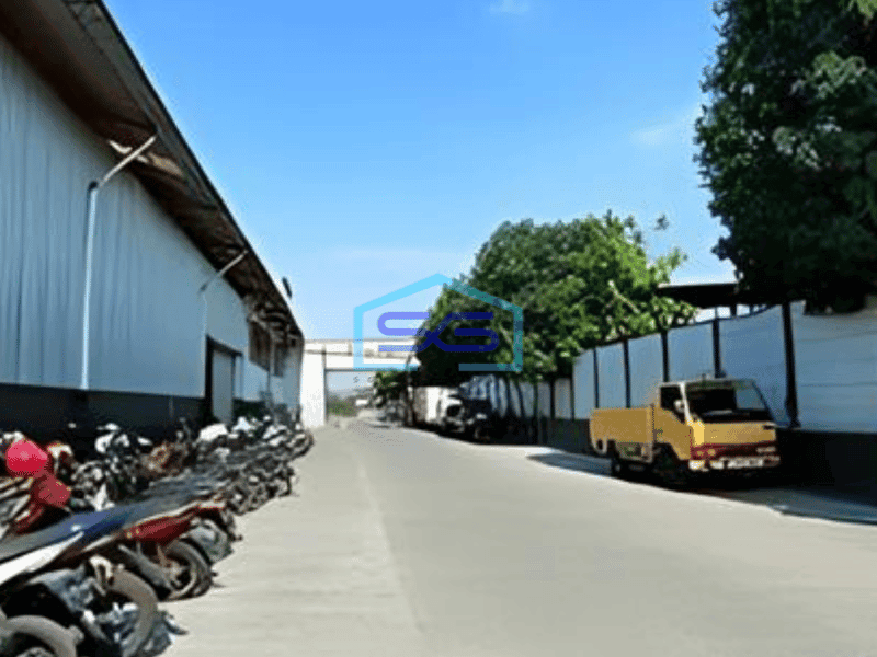 Disewa Gudang Bagus LB 6000 m² di Jl Raya Legok Karawaci Tangerang