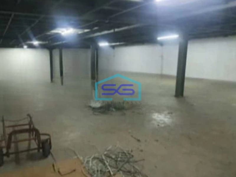 Disewakan Gudang Ada Lift Barang Luas Tanah 581 m² Lokasi Cengkareng Jakarta Barat