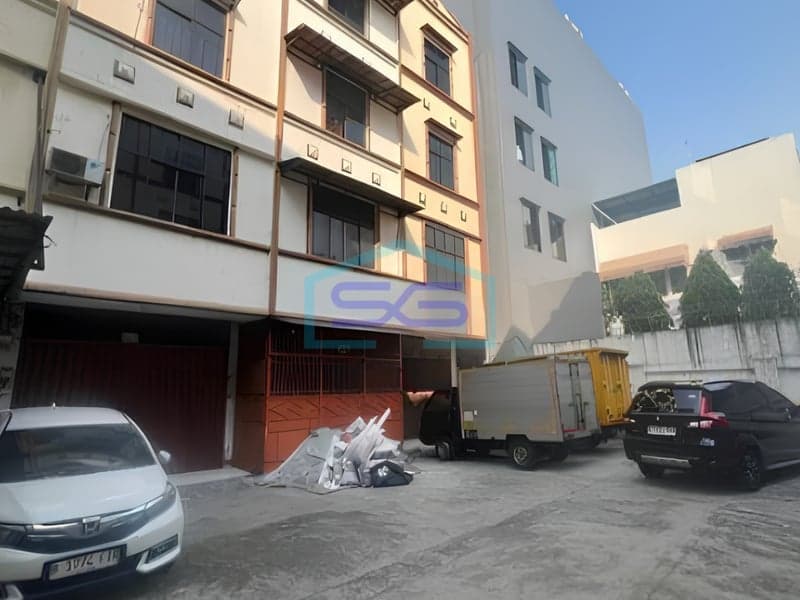 出售丹博拉3层商住楼，雅加达西部最便宜，适合仓库和办公室，建筑面积210平方米