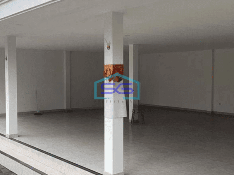 Disewakan Ruko di Jalan Utama Pererenan Bandung Luas Bangunan 150 m²