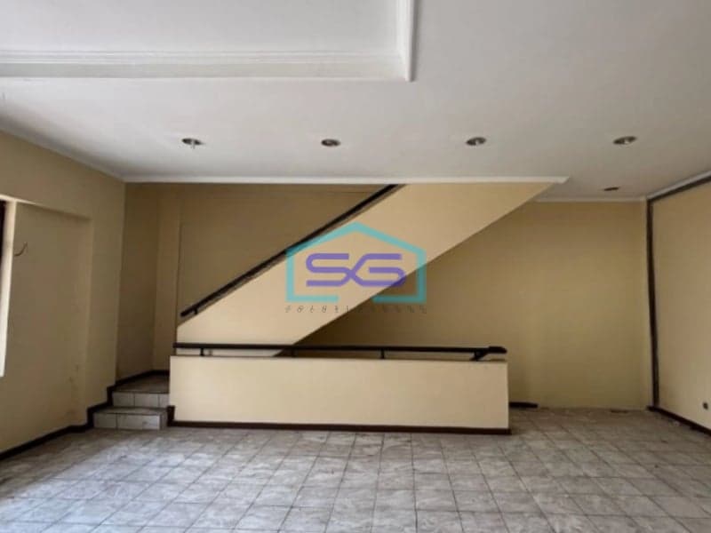 Disewakan Ruko 3 Lantai Luas Tanah 300 m² Lokasi Batununggal Bandung