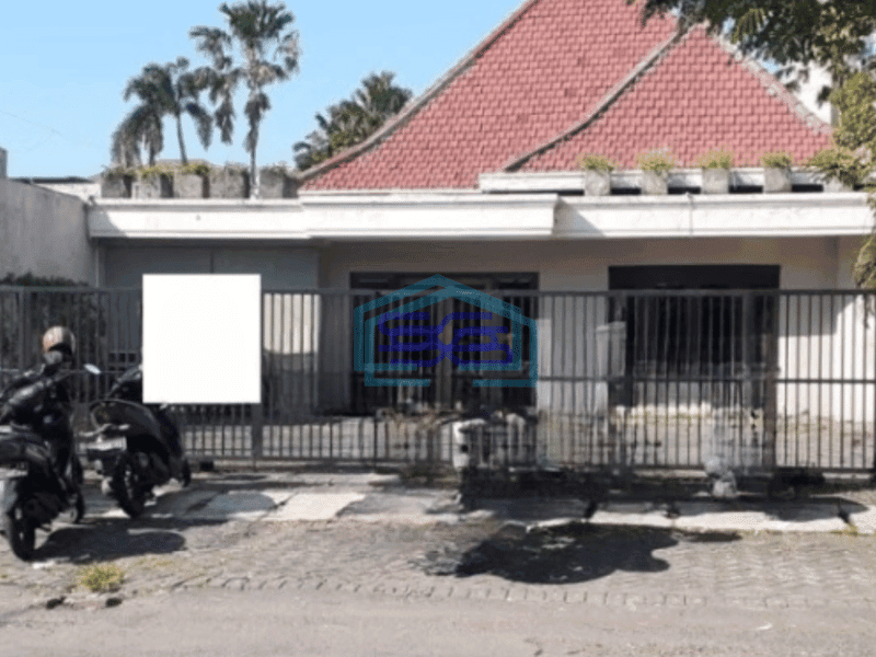 Dijual Ruang Usaha SHM Ex Resto di Jl Raya Imam Bonjol Dekat Opak Luas Bangunan 423 m²