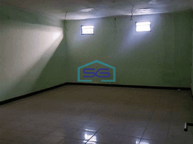 Disewakan Gedung Ruko Pinggir Jalan Raya Akses Toll di Jl Bekasi Barat LT 1000m2