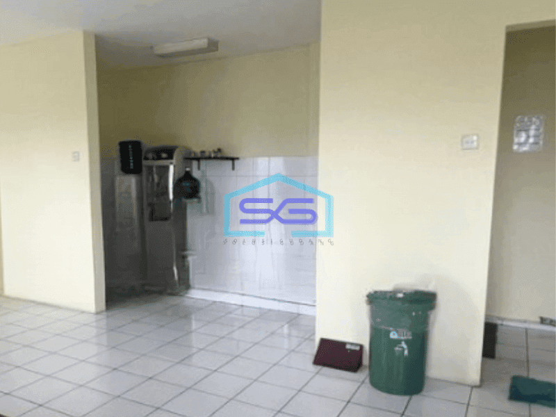 Dijual Gudang Turun Harga Luas Bangunan 252 m² di Kapuk Kamal Jakarta Barat