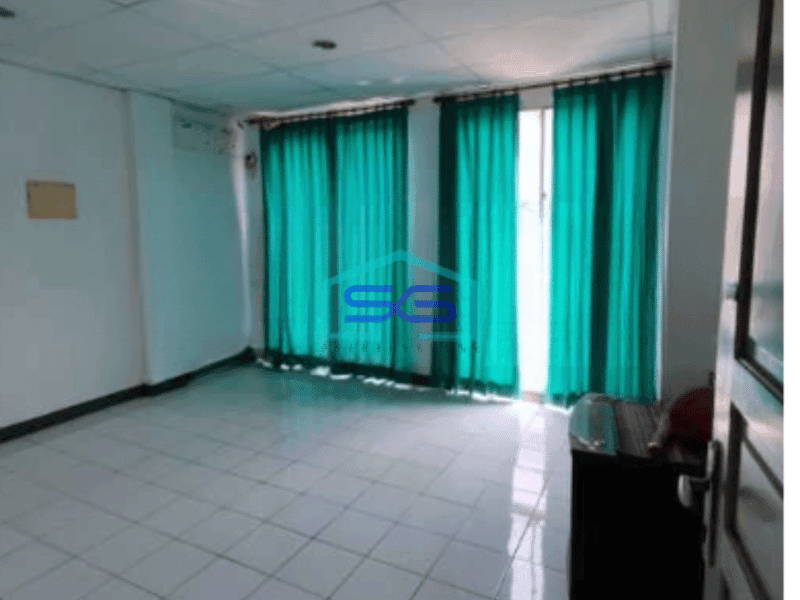 Dijual Cepat Ruko Luas Bangunan 240 m² di Cempaka Mas Jakarta Pusat