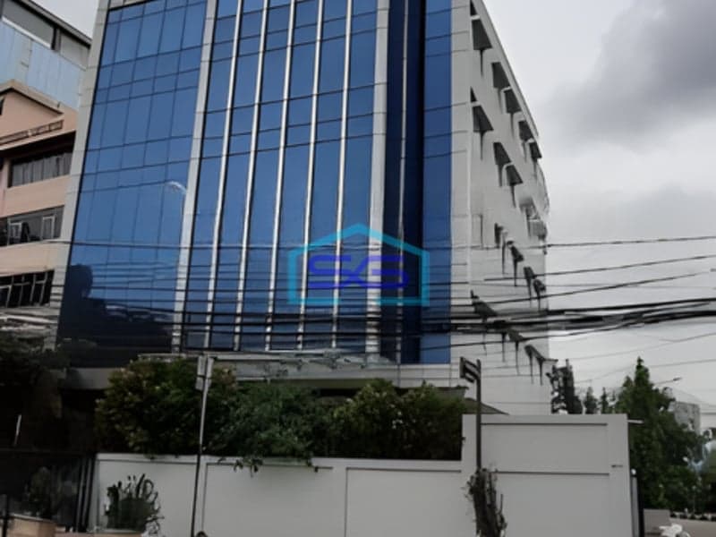 Dijual Gedung Kantor di Pinggir Jalan Raya Cikini Jakarta Pusat LT 800m2