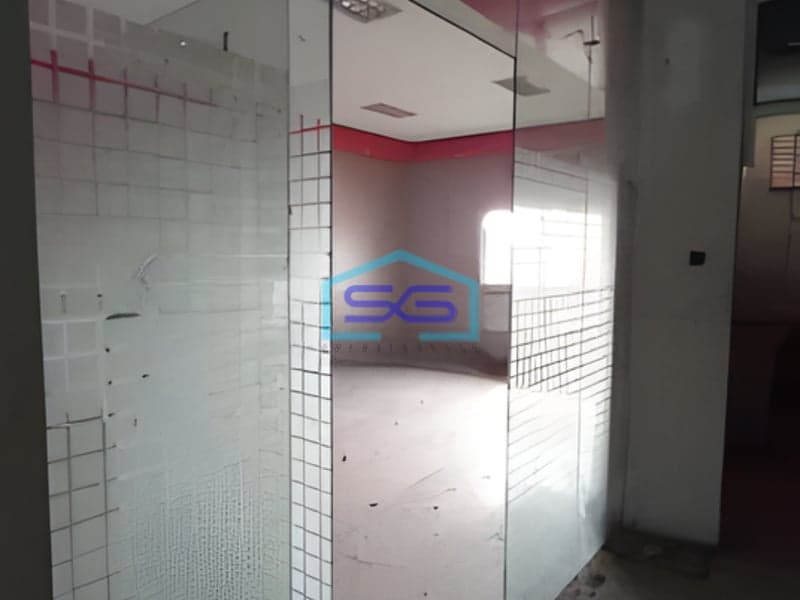 Disewakan Gudang Luar Kawasan Strategis Luas Parkiran Kontainer di Karawang LB 1000m2